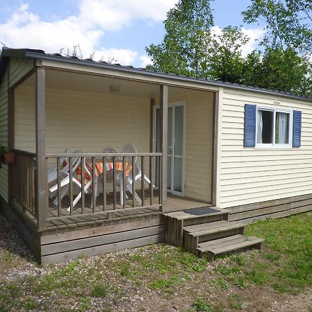 Отель Camping Parc Du Chateau D'Allot Боэ Экстерьер фото